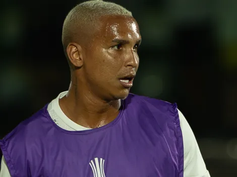 Ex-Palmeiras, Deyverson brilha no Equador e gera polêmica com torcida