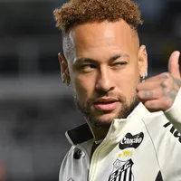 Neymar termina jogo de cueca e viraliza na Vila