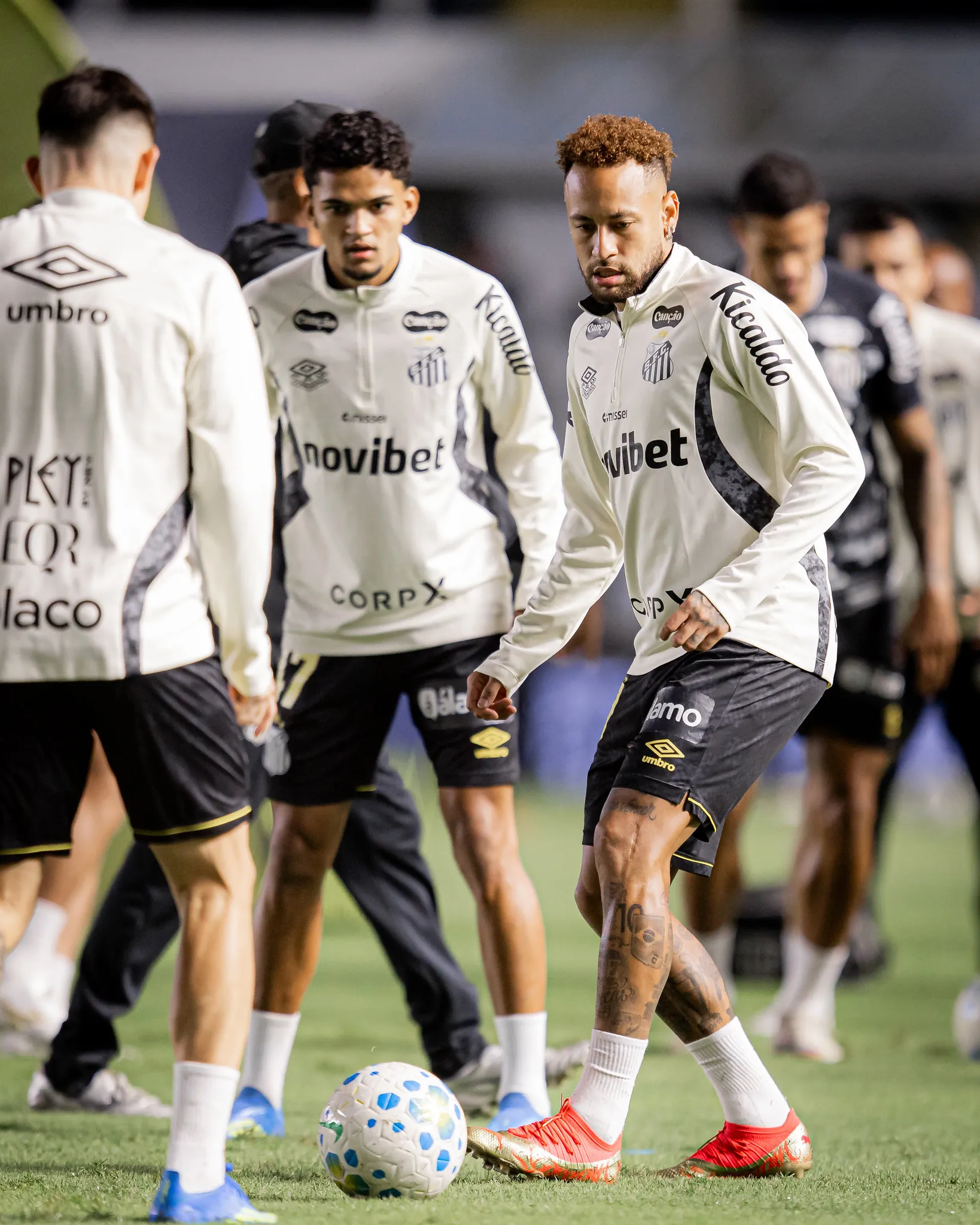 Santos possui dívida com o elenco – Foto: Raul Baretta/ Santos FC.
