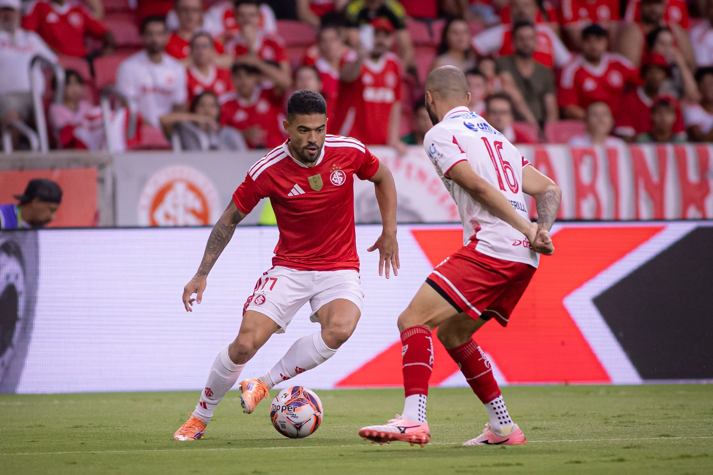 RS – PORTO ALEGRE – 08/02/2026 – GAUCHO 2026, INTERNACIONAL X SAO LUIZ-RS – Bruno Tabata jogador do Internacional durante partida contra o Sao Luiz-RS no estadio Beira-Rio pelo campeonato Gaucho 2026. Foto: Maxi Franzoi/AGIF
