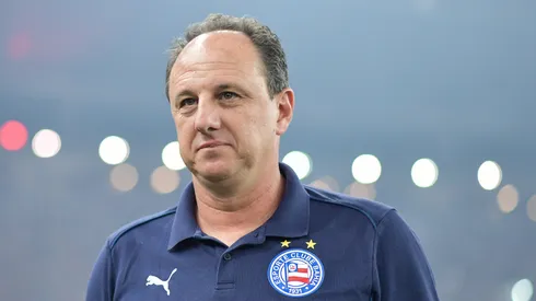 Rogério Ceni técnico do Bahia durante partida contra o Flamengo no estádio Maracanã pelo campeonato Brasileiro A 2025. Foto: Thiago Ribeiro/AGIF