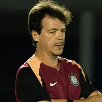 Gabriel Paulista leva o terceiro amarela e está fora de Botafogo x Corinthians