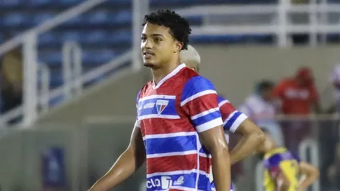 Kayke jogador do Fortaleza comemora seu gol durante partida contra o Quixada no estadio Presidente Vargas (CE) pelo campeonato Cearense 2026. Foto: Lucas Emanuel/AGIF