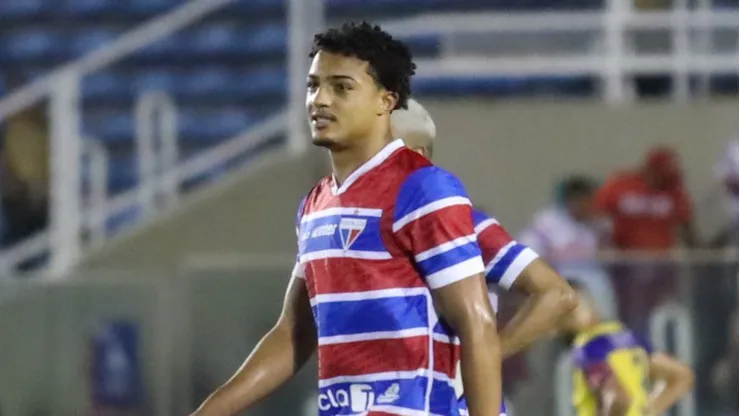 Kayke jogador do Fortaleza comemora seu gol durante partida contra o Quixada no estadio Presidente Vargas (CE) pelo campeonato Cearense 2026. Foto: Lucas Emanuel/AGIF