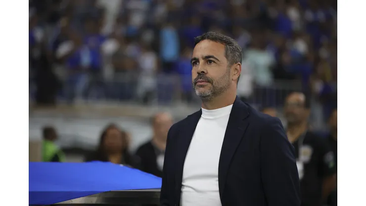 MG - BELO HORIZONTE - 02/05/2026 - BRASILEIRO A 2026, CRUZEIRO X ATLETICO-MG - Artur Jorge tecnico do Cruzeiro durante partida contra o Atletico-MG no estadio Mineirao pelo campeonato Brasileiro A 2026. Foto: Gilson Lobo/AGIF
