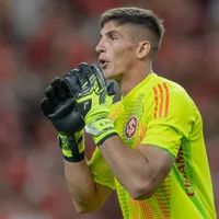 Rochet é cobrado após erro no Internacional