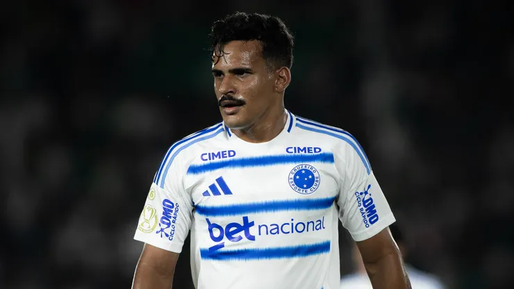 Kaiki jogador do Cruzeiro durante partida contra o Goiás no estádio Serrinha pelo campeonato Copa Do Brasil 2026. Foto: Isabela Azine/AGIF