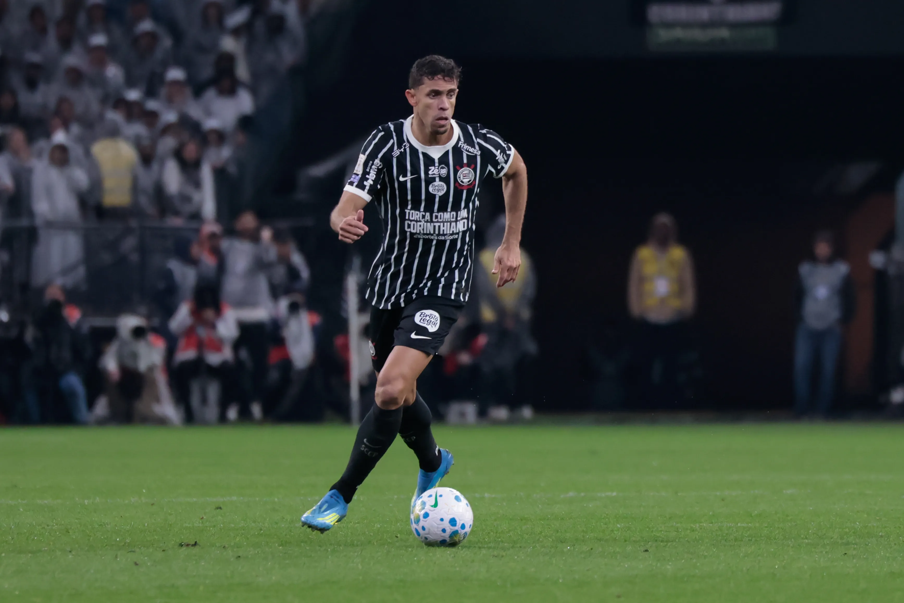 SP – SAO PAULO – 10/05/2026 – BRASILEIRO A 2026, CORINTHIANS X SAO PAULO – Gabriel Paulista jogador do Corinthians durante partida contra o Sao Paulo no estadio Arena Corinthians pelo campeonato Brasileiro A 2026. Foto: Marcello Zambrana/AGIF