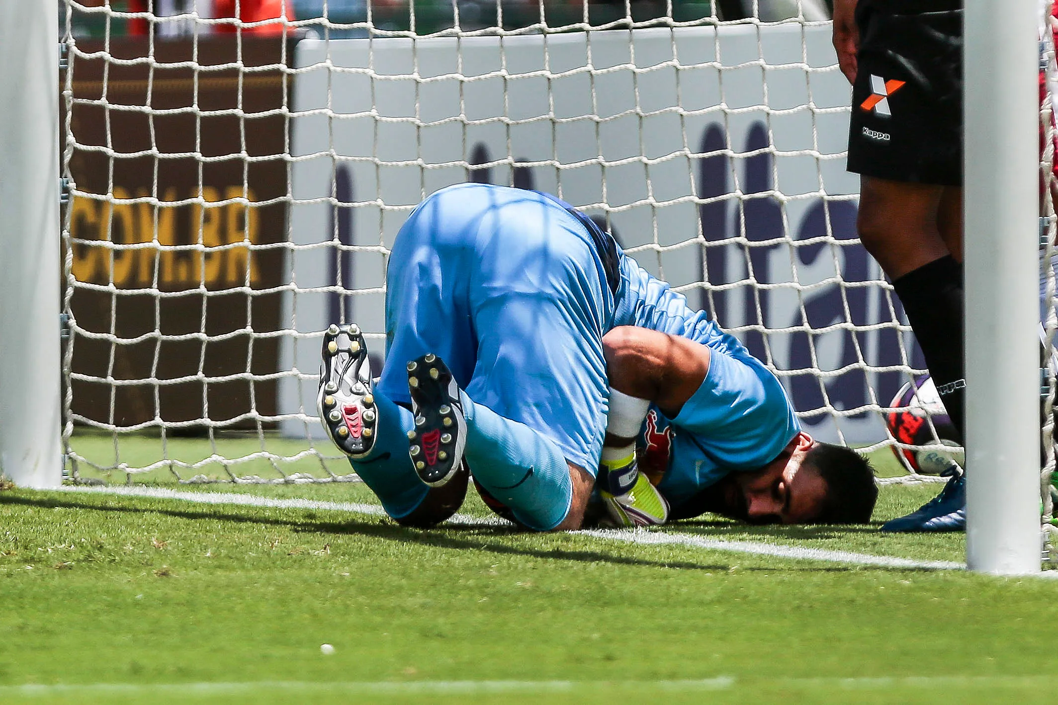 Saulo, goleiro da Inter de Limeira – Foto: Ale Cabral/AGIF.