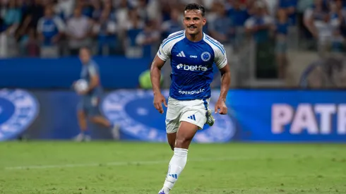 Kaiki Bruno jogador do Cruzeiro comemora seu gol durante partida contra o Bragantino no estadio Mineirao pelo campeonato Brasileiro A 2025.