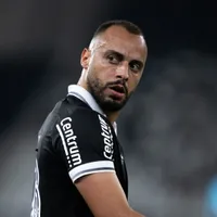 Arthur Cabral manda recado ao elenco e projeta Chapecoense X Botafogo