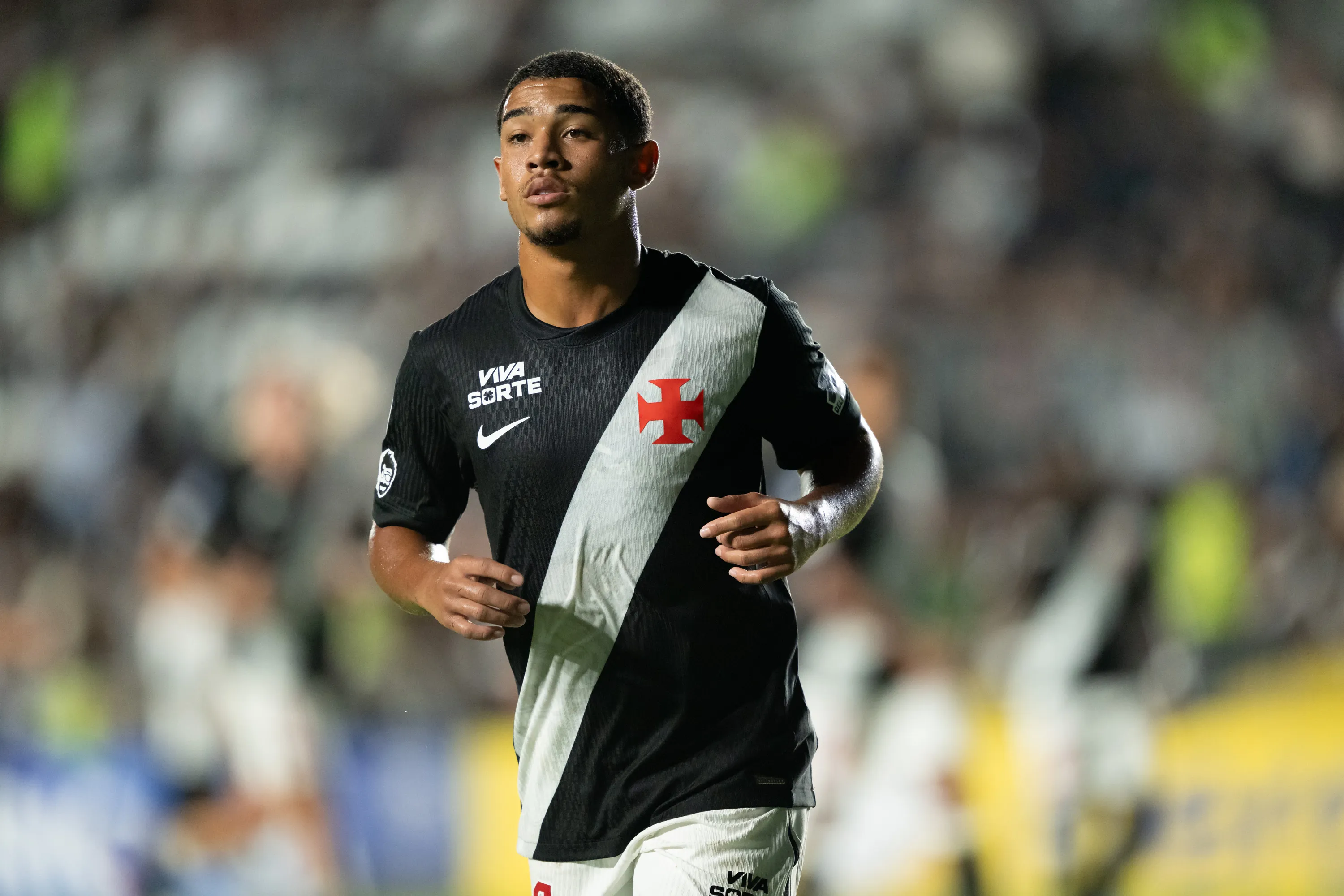 RJ – RIO DE JANEIRO – 30/04/2026 – COPA SUL-AMERICANA 2026, VASCO X OLIMPIA – Avellar jogador do Vasco durante partida contra o Olimpia no estadio Sao Januario pelo campeonato Copa Sul-Americana 2026. Foto: Jorge Rodrigues/AGIF
