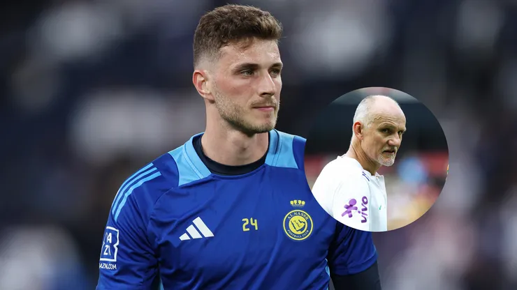 Bento, do Al-Nassr, observa durante o aquecimento antes da partida da Saudi Pro League/ Amistoso Seleção, Brasil x Honduras - Claudio Taffarel e Alisson do Brasil durante aquecimento (Imagem: Yasser Bakhsh/Getty Images/Pedro H. Tesch/AGIF)