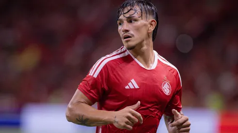 RS - PORTO ALEGRE - 12/02/2026 - BRASILEIRO A 2026, INTERNACIONAL X PALMEIRAS - Alexandro Bernabei jogador do Internacional durante partida contra o Palmeiras no estadio Beira-Rio pelo campeonato Brasileiro A 2026. Foto: Maxi Franzoi/AGIF