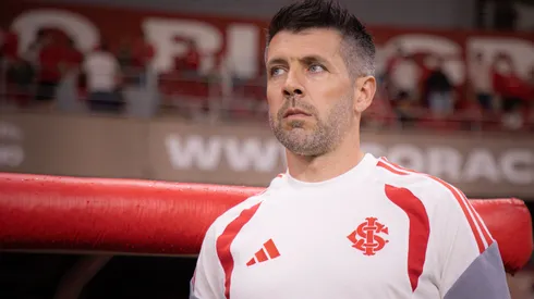 RS - PORTO ALEGRE - 12/02/2026 - BRASILEIRO A 2026, INTERNACIONAL X PALMEIRAS - Paulo Pezzolano tecnico do Internacional durante partida contra o Palmeiras no estadio Beira-Rio pelo campeonato Brasileiro A 2026. Foto: Maxi Franzoi/AGIF