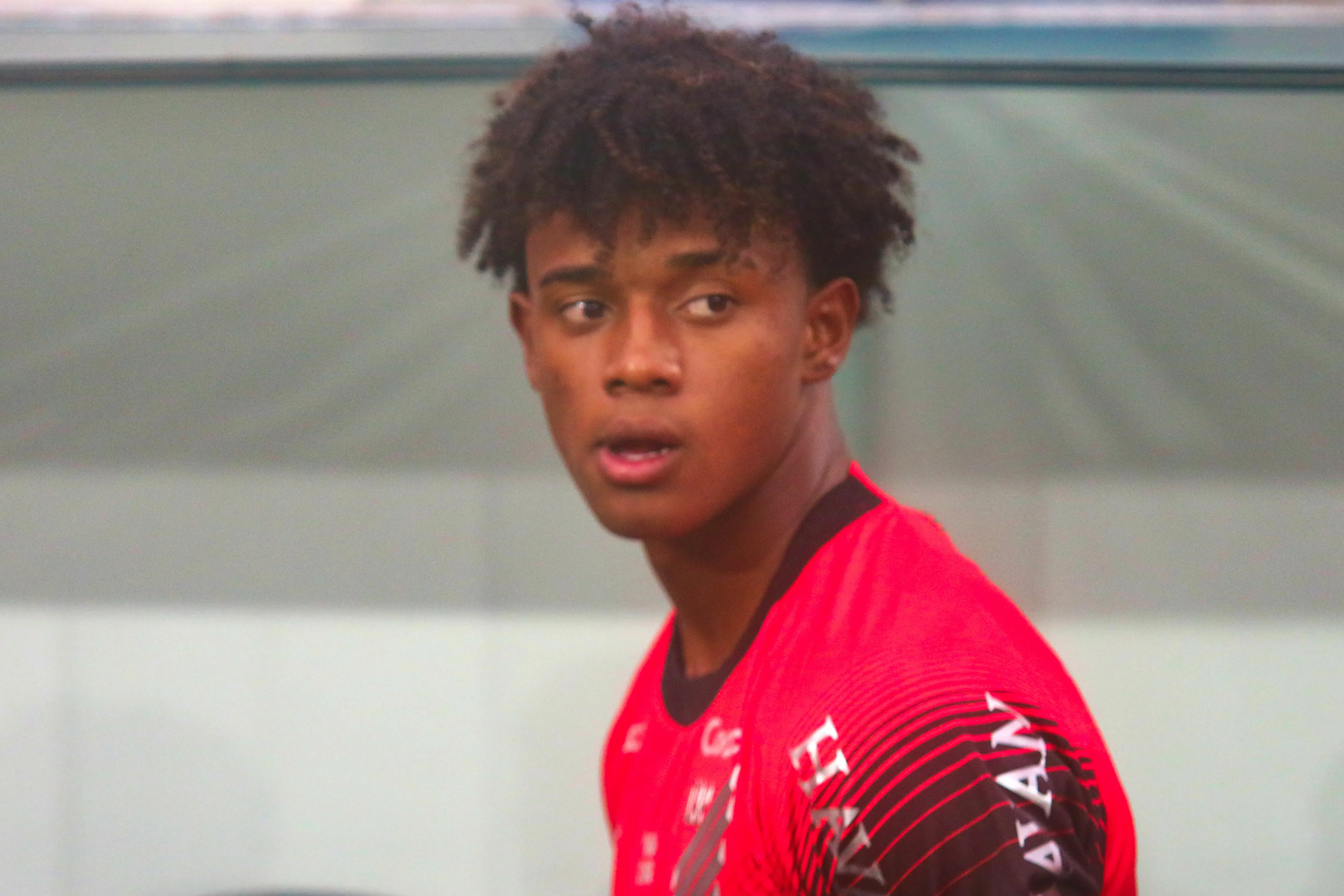 PR – CURITIBA – 24/01/2026 – PARANAENSE 2026, ATHLETICO-PR X GALO MARINGA – Bruninho jogador do Athletico-PR durante partida contra o Galo Maringa no estadio Arena da Baixada pelo campeonato Paranaense 2026. Foto: Gabriel Machado/AGIF