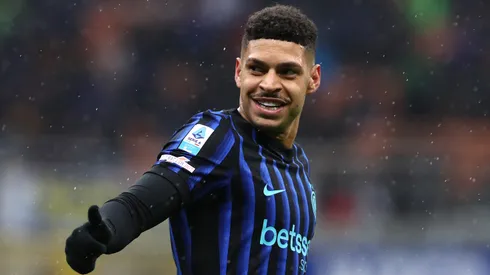 MILAN, ITALY - MARCH 14: Luis Henrique of FC Internazionale Milano gives a thumbs up during the Serie A match between FC Internazionale and Atalanta BC at Giuseppe Meazza Stadium on March 14, 2026 in Milan, Italy. (Photo by Marco Luzzani/Getty Images)