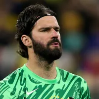 Ex-Internaciona, Alisson deve trocar o Liverpool pela Juventus