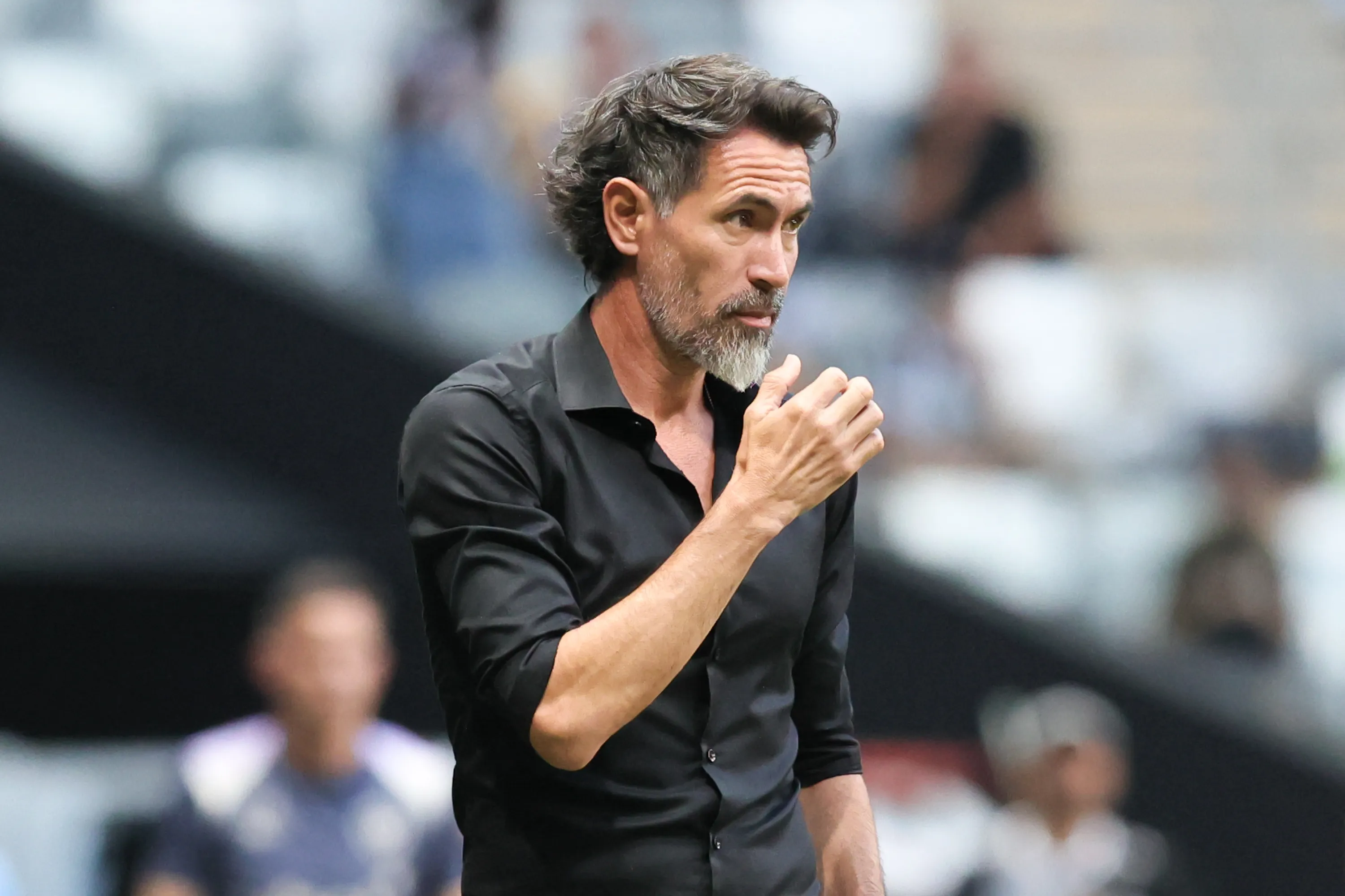MG – BELO HORIZONTE – 10/05/2026 – BRASILEIRO A 2026, ATLETICO-MG X BOTAFOGO – Eduardo Dominguez tecnico do Atletico-MG durante partida contra o Botafogo no estadio Arena MRV pelo campeonato Brasileiro A 2026. Foto: Gilson Lobo/AGIF