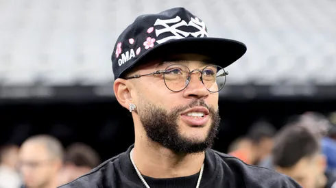 Memphis Depay pretende renovar com o Corinthians.