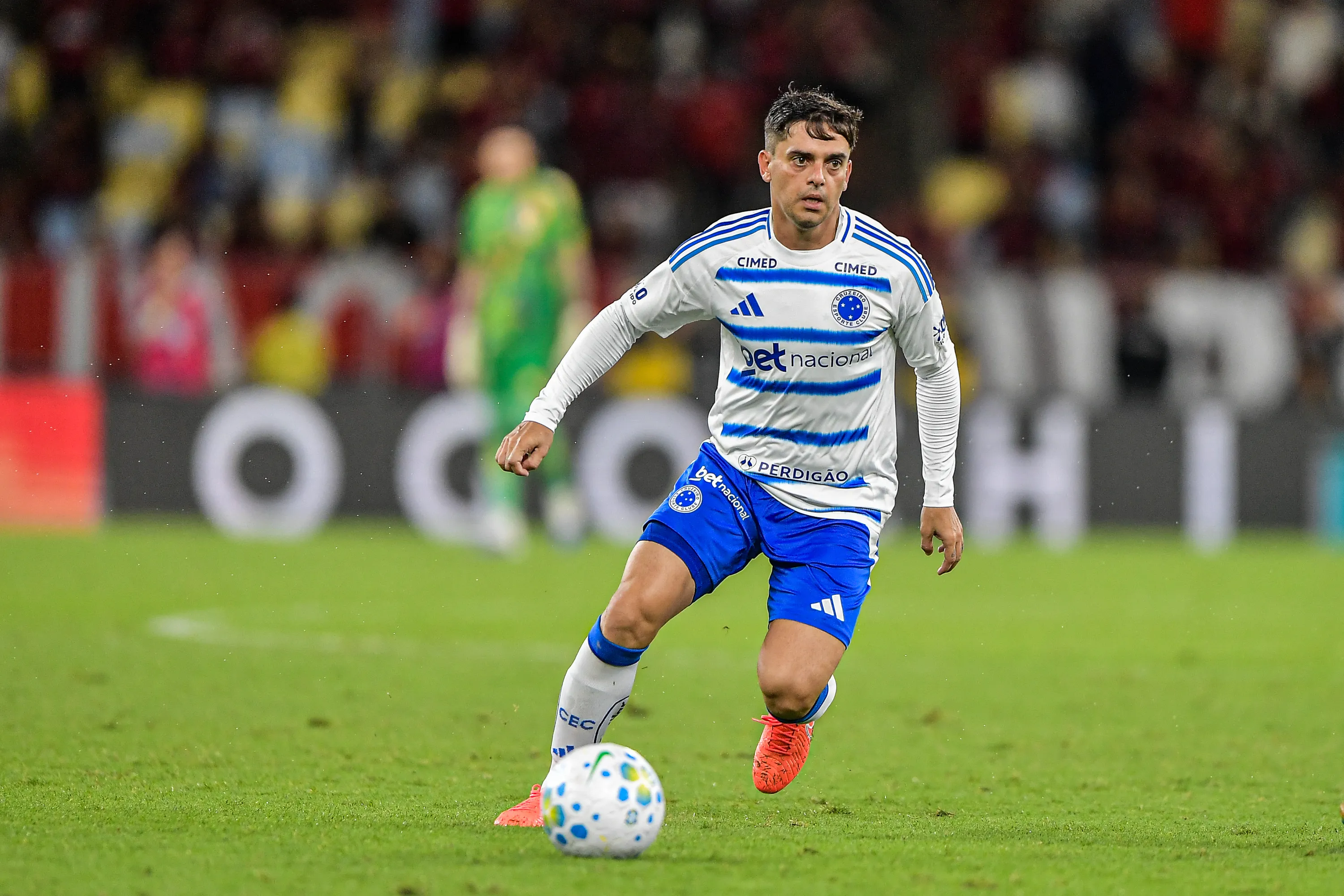 RJ – RIO DE JANEIRO – 11/03/2026 – BRASILEIRO A 2026, FLAMENGO X CRUZEIRO – Fagner jogador do Cruzeiro durante partida contra o Flamengo no estadio Maracana pelo campeonato Brasileiro A 2026. Foto: Thiago Ribeiro/AGIF