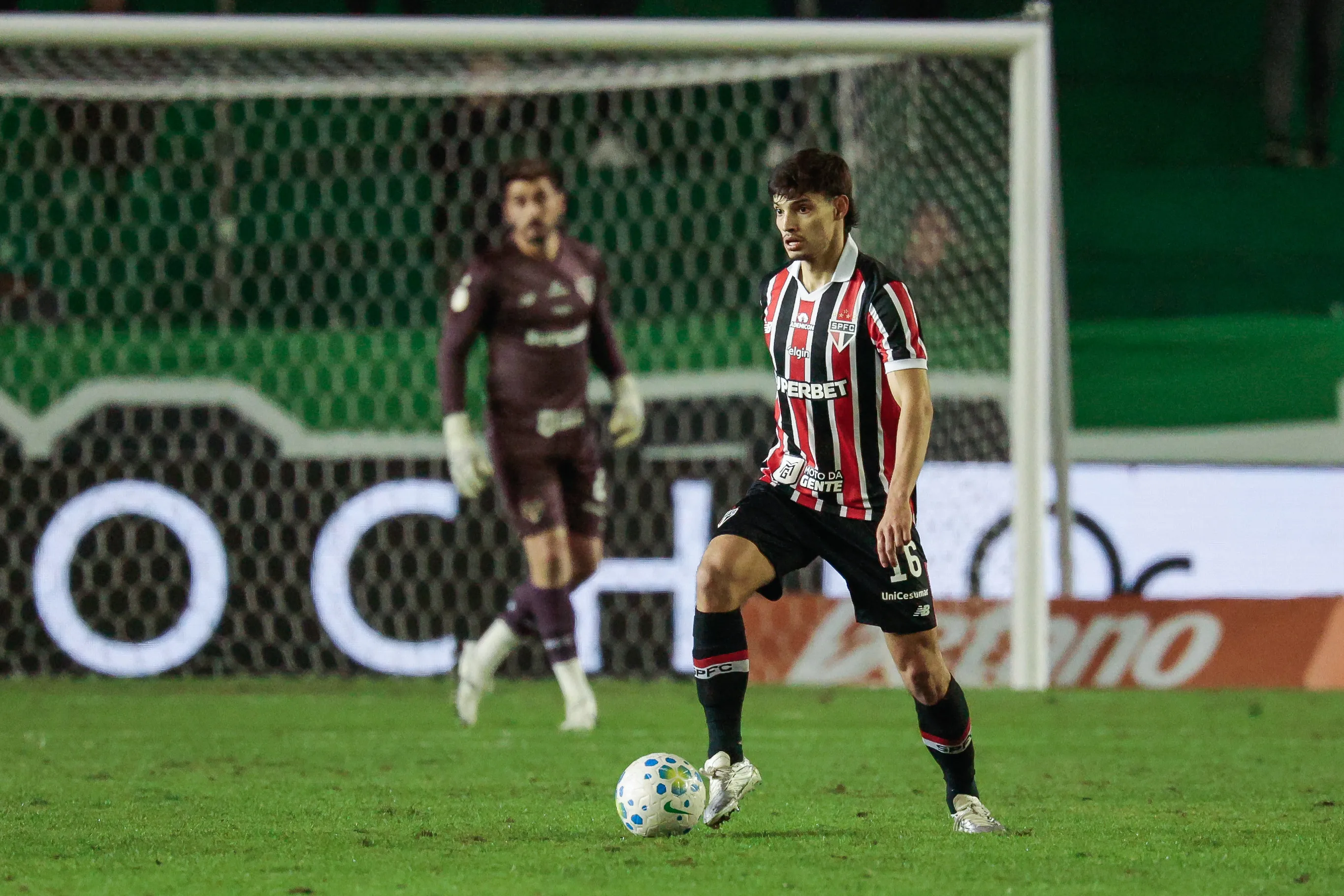 Bobadilla atuando no São Paulo – Foto: Luiz Erbes/AGIF