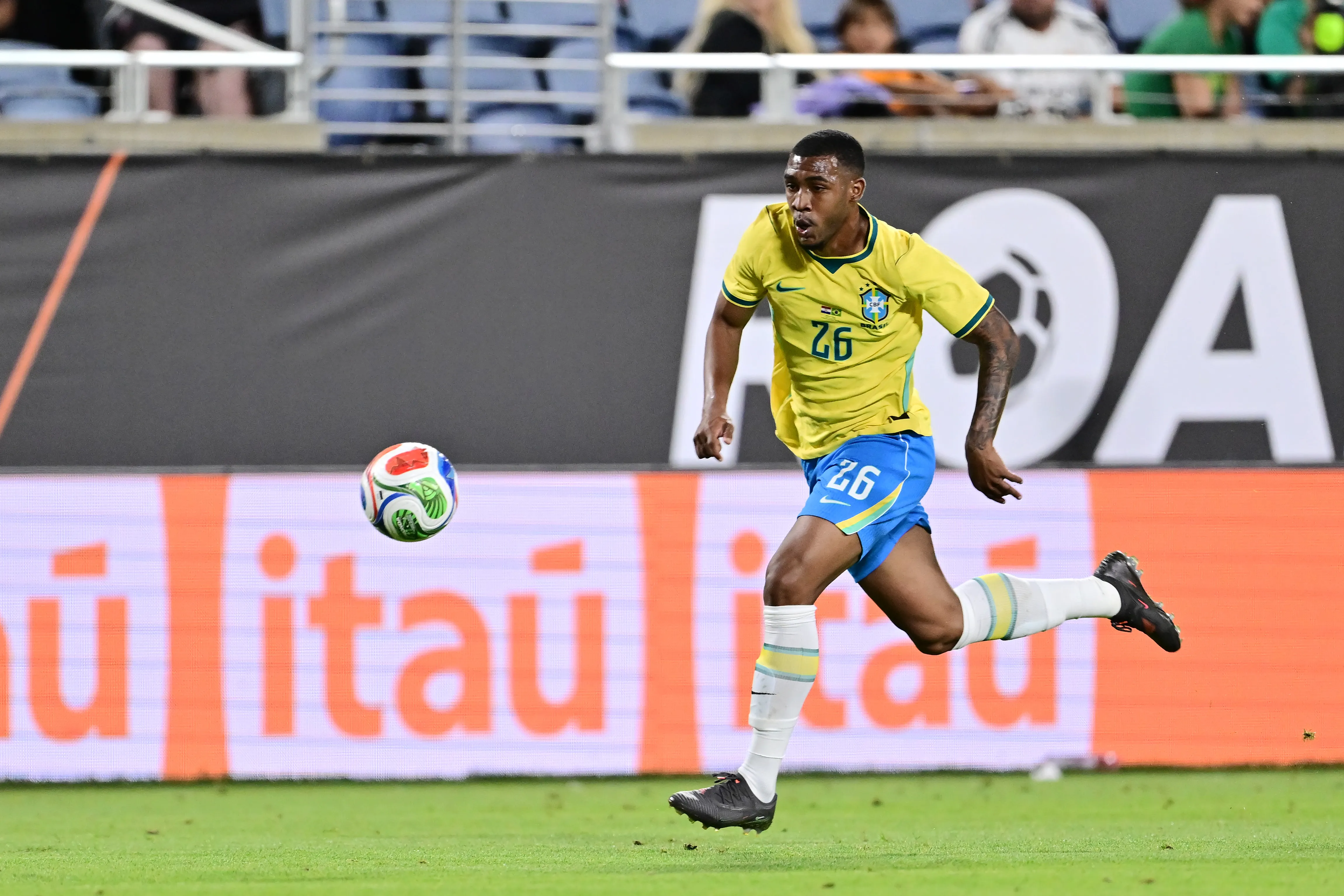 Rayan atuando pelo Brasil em amistoso – (Photo by Julio Aguilar/Getty Images)