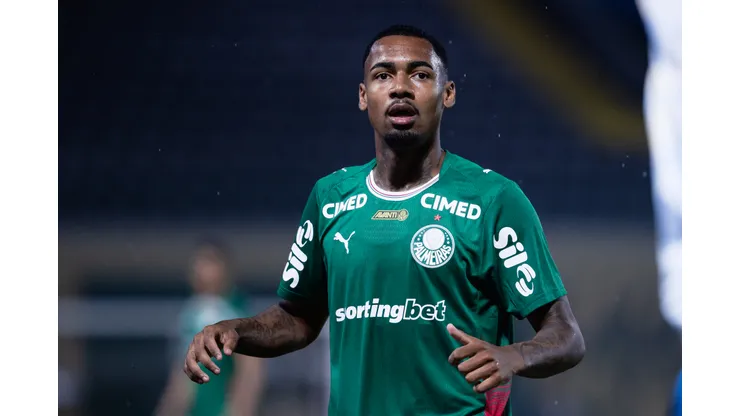 SP - BARUERI - 02/04/2026 - BRASILEIRO A 2026, PALMEIRAS X GREMIO - Allan jogador do Palmeiras durante partida contra o Gremio no estadio Arena Barueri pelo campeonato Brasileiro A 2026. Foto: Ettore Chiereguini/AGIF