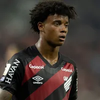 Odair defende Bruninho após pedido para não jogar mais pelo Athletico-PR