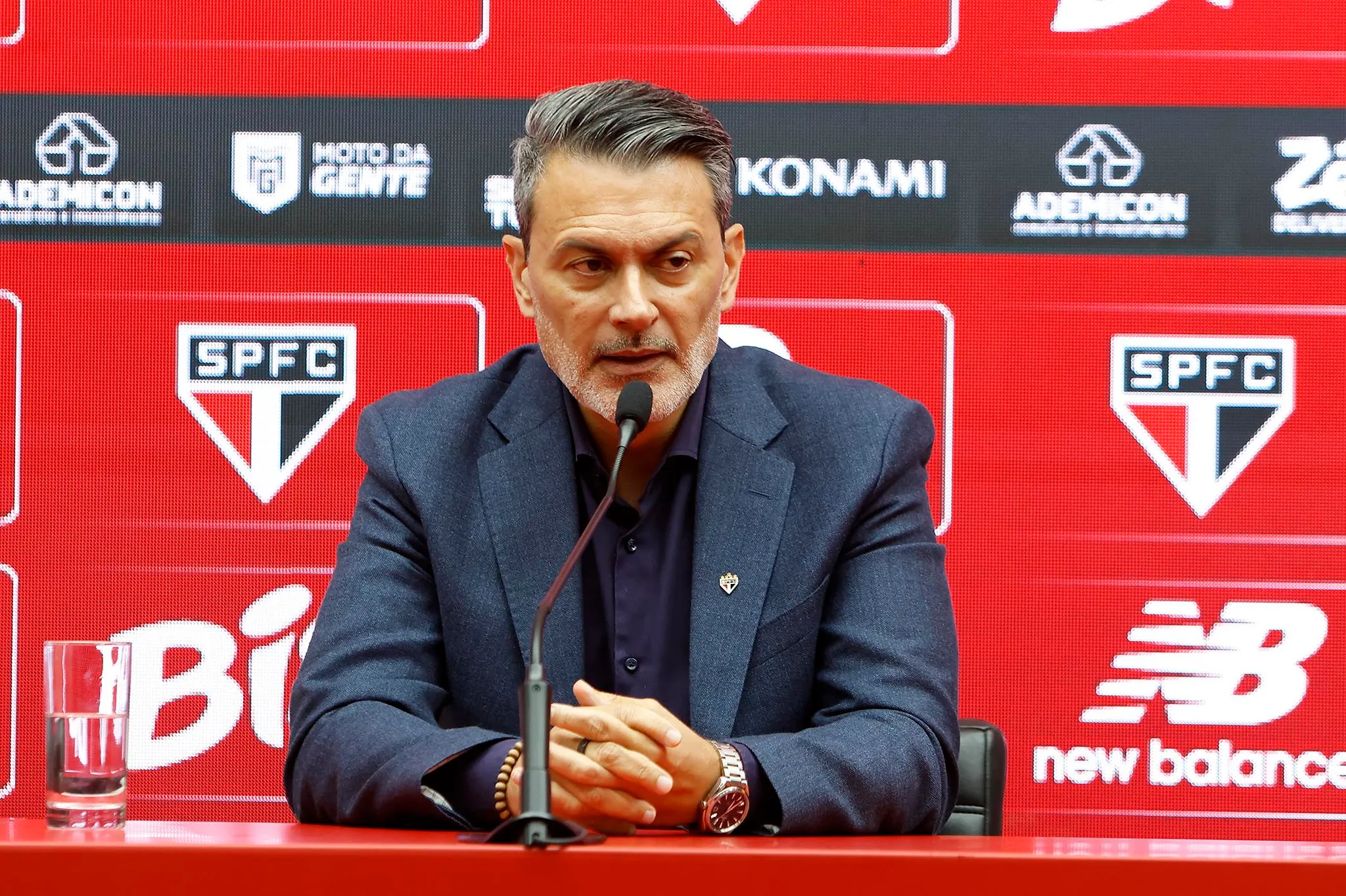 Rui Costa negocia com Dorival – Foto: Rubens Chiri / São Paulo FC.