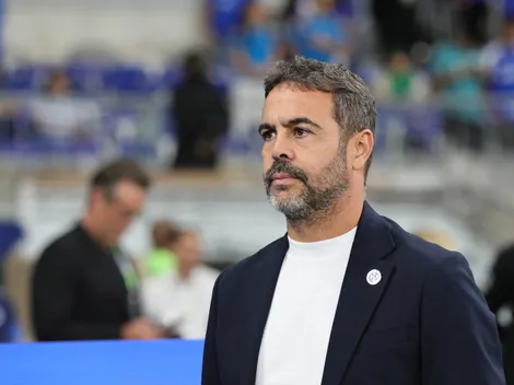 Artur Jorge é avisado que Néiser Villareal tem problema no Cruzeiro