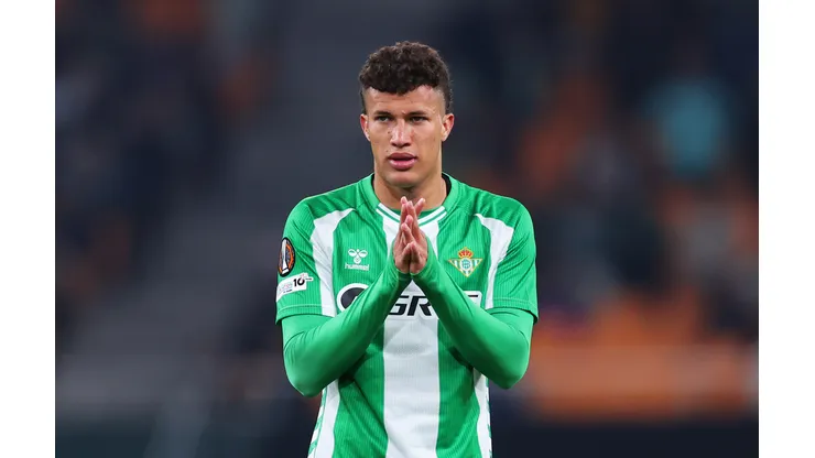 SEVILLE, SPAIN - NOVEMBER 27: Nelson Deossa of Real Betis reacts during the UEFA Europa League 2025/26 League Phase MD5 match between Real Betis Balompie and FC Utrecht at La Cartuja de Sevilla on November 27, 2025 in Seville, Spain. (Photo by Fran Santiago/Getty Images)
