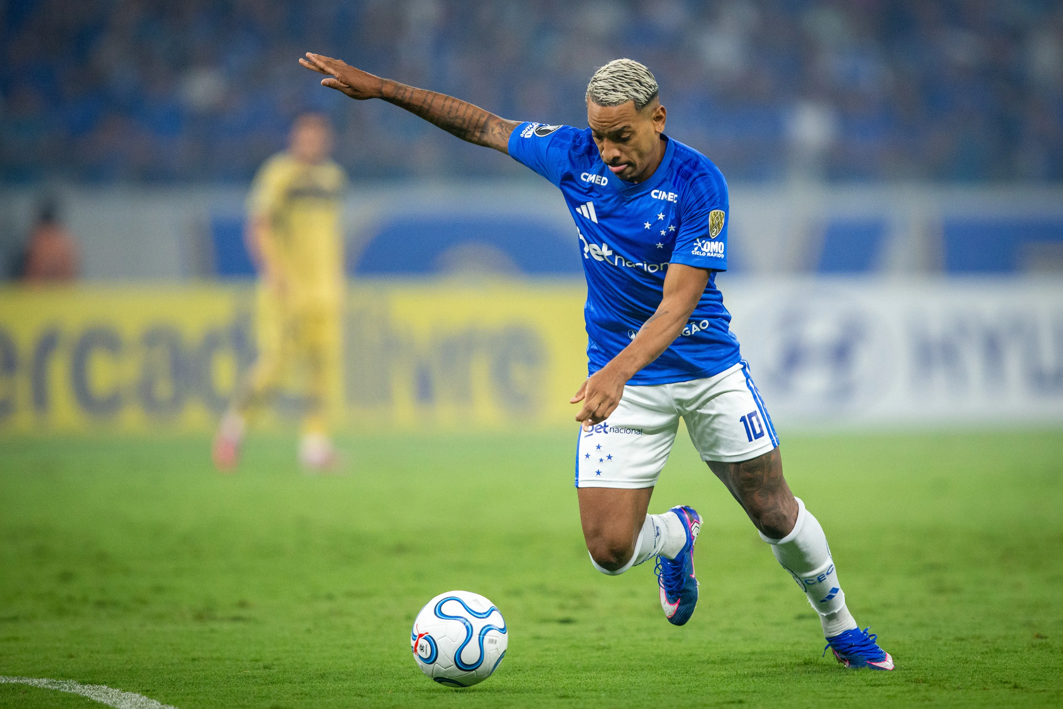 Matheus Pereira jogador do Cruzeiro durante partida contra o Boca Juniors no estadio Mineirao pelo campeonato Copa Libertadores 2026. Foto: Fernando Moreno/AGIF