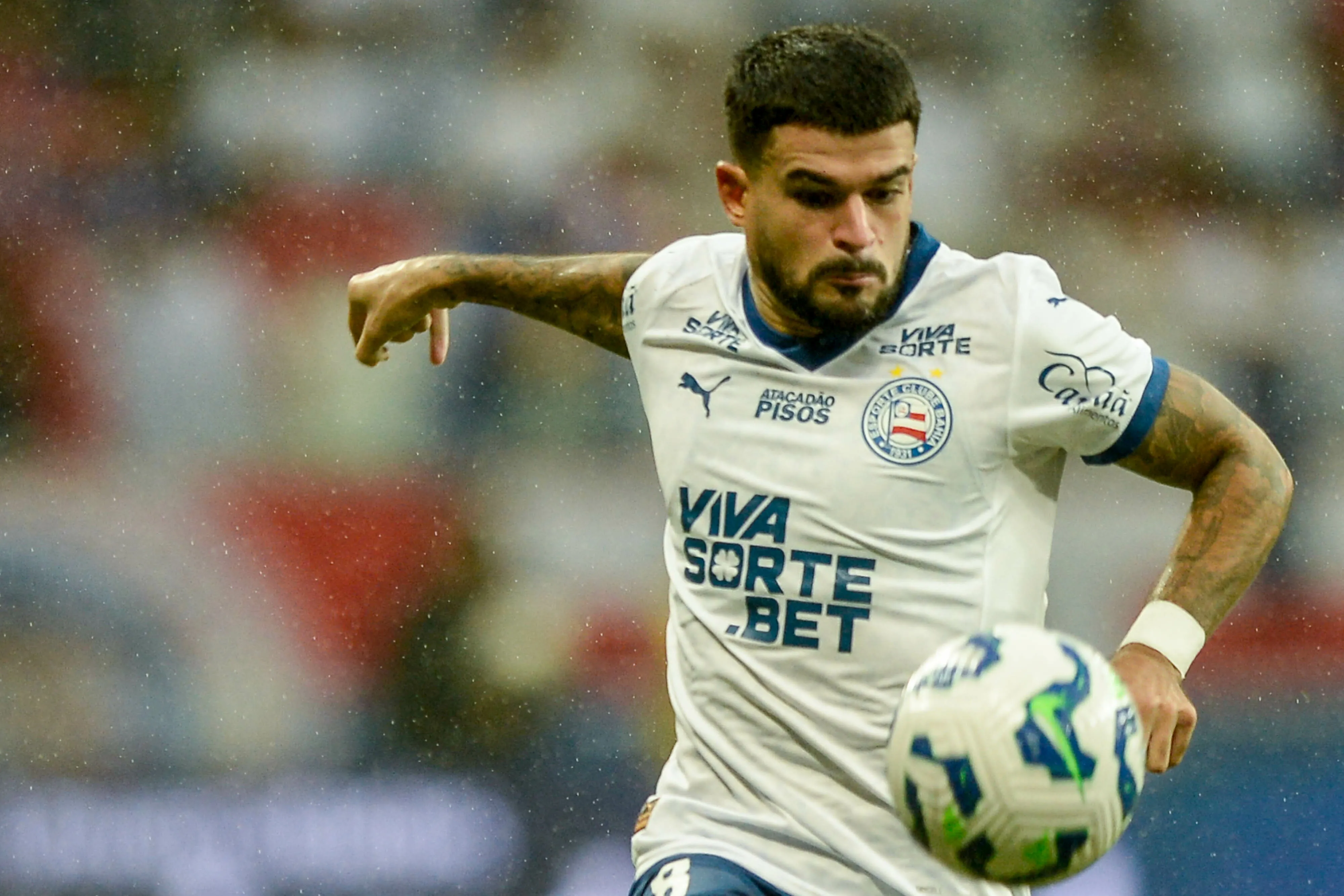 BA – SALVADOR – 18/05/2025 – BRASILEIRO A 2025, BAHIA X VITORIA – Cauly jogador do Bahia durante partida contra o Vitoria no estadio Arena Fonte Nova pelo campeonato Brasileiro A 2025. Foto: Jhony Pinho/AGIF