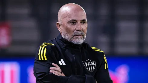 Jorge Sampaoli tecnico do Atletico-MG durante partida contra o Bragantino no estadio Cicero De Souza Marques pelo campeonato Brasileiro A 2025. Foto: Fabio Giannelli/AGIF
