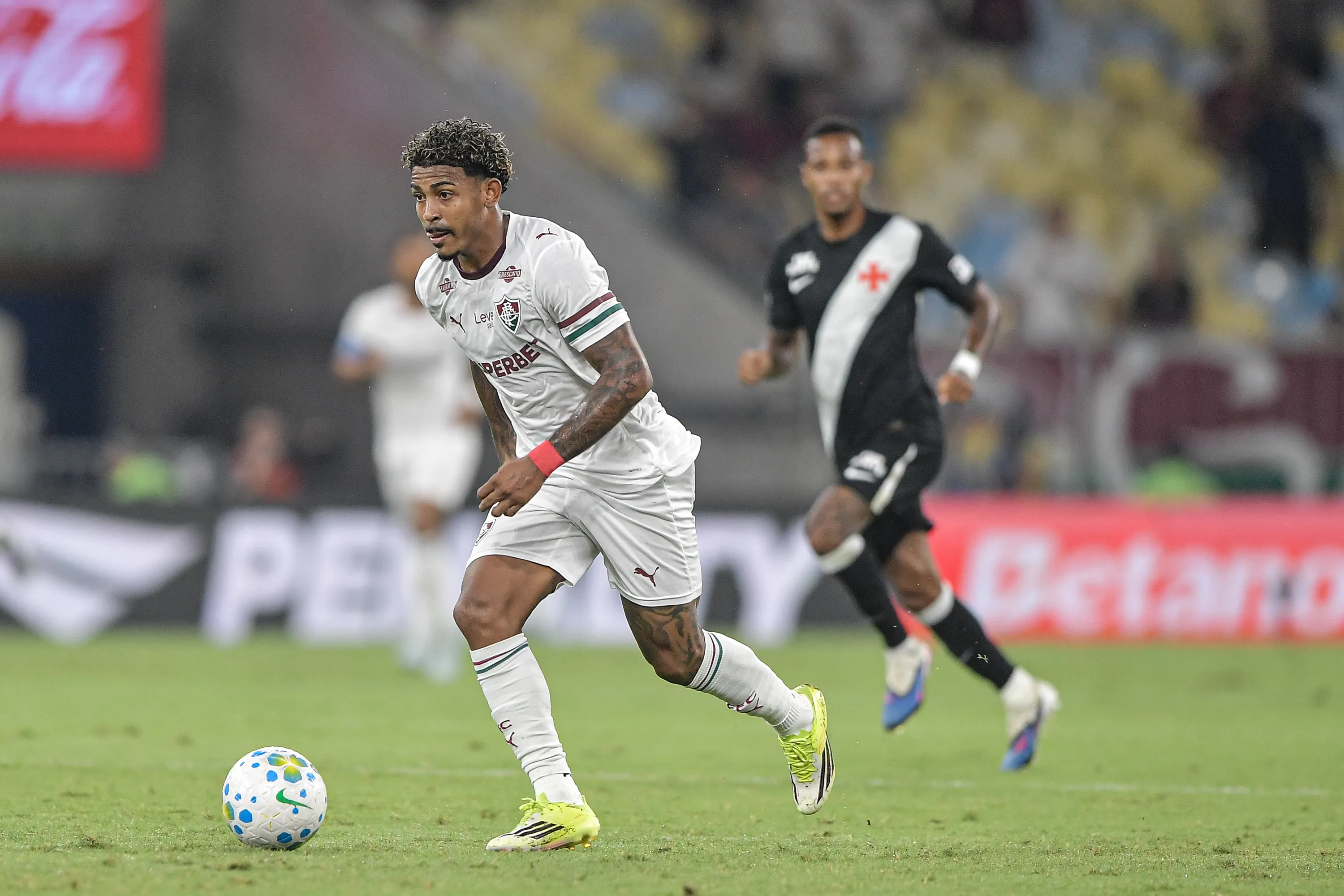 RJ – RIO DE JANEIRO – 18/03/2026 – BRASILEIRO A 2026, VASCO X FLUMINENSE – John Kennedy jogador do Fluminense durante partida contra o Vasco no estadio Maracana pelo campeonato Brasileiro A 2026. Foto: Thiago Ribeiro/AGIF