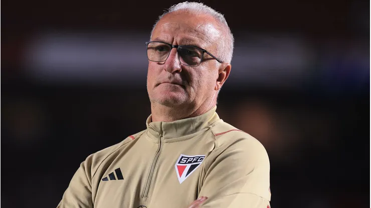 Dorival durante confronto entre São Paulo e Fortaleza no Brasileirão de 2023.