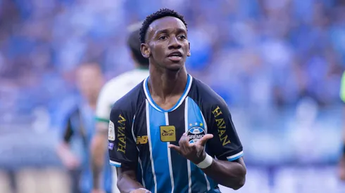 RS - PORTO ALEGRE - 26/04/2026 - BRASILEIRO A 2026, GREMIO X CORITIBA - Gabriel Mec jogador do Gremio comemora seu gol durante partida contra o Coritiba no estadio Arena do Gremio pelo campeonato Brasileiro A 2026. Foto: Maxi Franzoi/AGIF