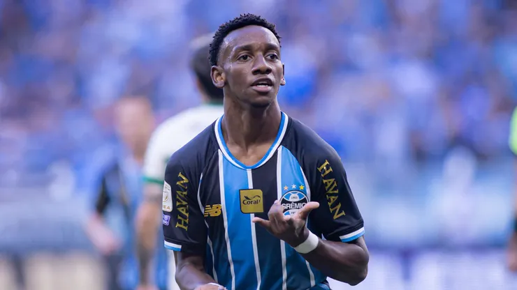 RS - PORTO ALEGRE - 26/04/2026 - BRASILEIRO A 2026, GREMIO X CORITIBA - Gabriel Mec jogador do Gremio comemora seu gol durante partida contra o Coritiba no estadio Arena do Gremio pelo campeonato Brasileiro A 2026. Foto: Maxi Franzoi/AGIF