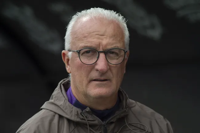 Dorival durante partida contra o Grêmio no Campeonato Brasileiro de 2025. Foto: Anderson Romao/AGIF