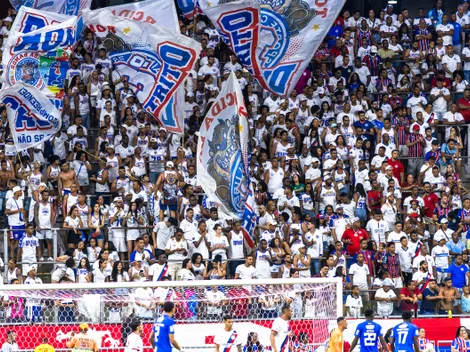 Torcida do Bahia protesta antes de confronto contra o Grêmio