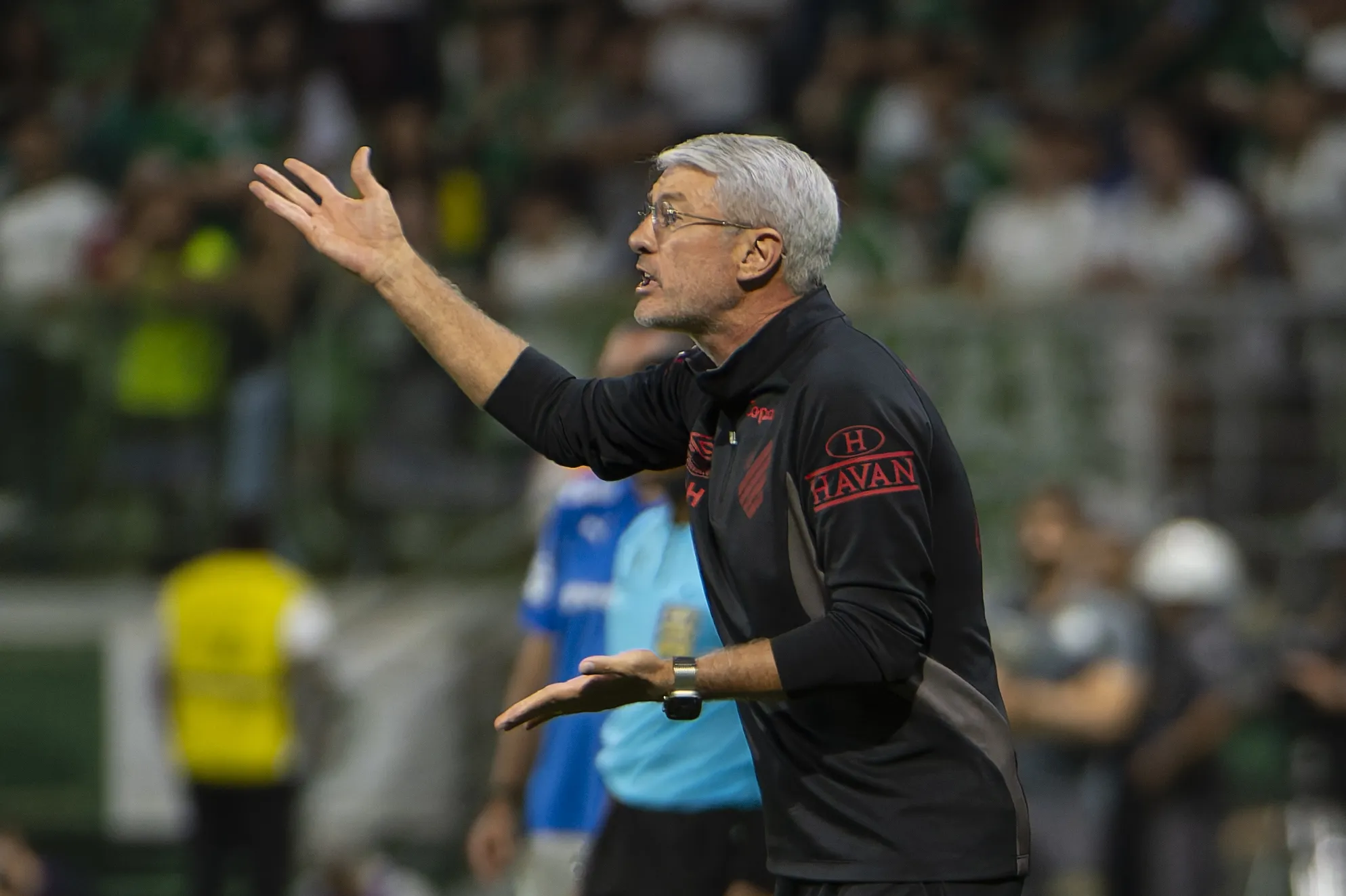 SP – SAO PAULO – 19/04/2026 – BRASILEIRO A 2026, PALMEIRAS X ATHLETICO-PR – Odair Hellmann tecnico do Athletico-PR durante partida contra o Palmeiras no estadio Arena Allianz Parque pelo campeonato Brasileiro A 2026. Foto: Anderson Romao/AGIF