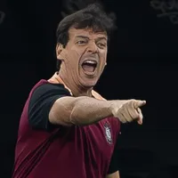 Diniz diz que gramado sintético influenciou derrota do Corinthians