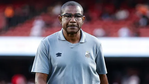 Cesar Sampaio técnico do Santos durante partida contra o São Paulo no estádio Morumbi pelo campeonato Brasileiro A 2025. Foto: Fabio Giannelli/AGIF