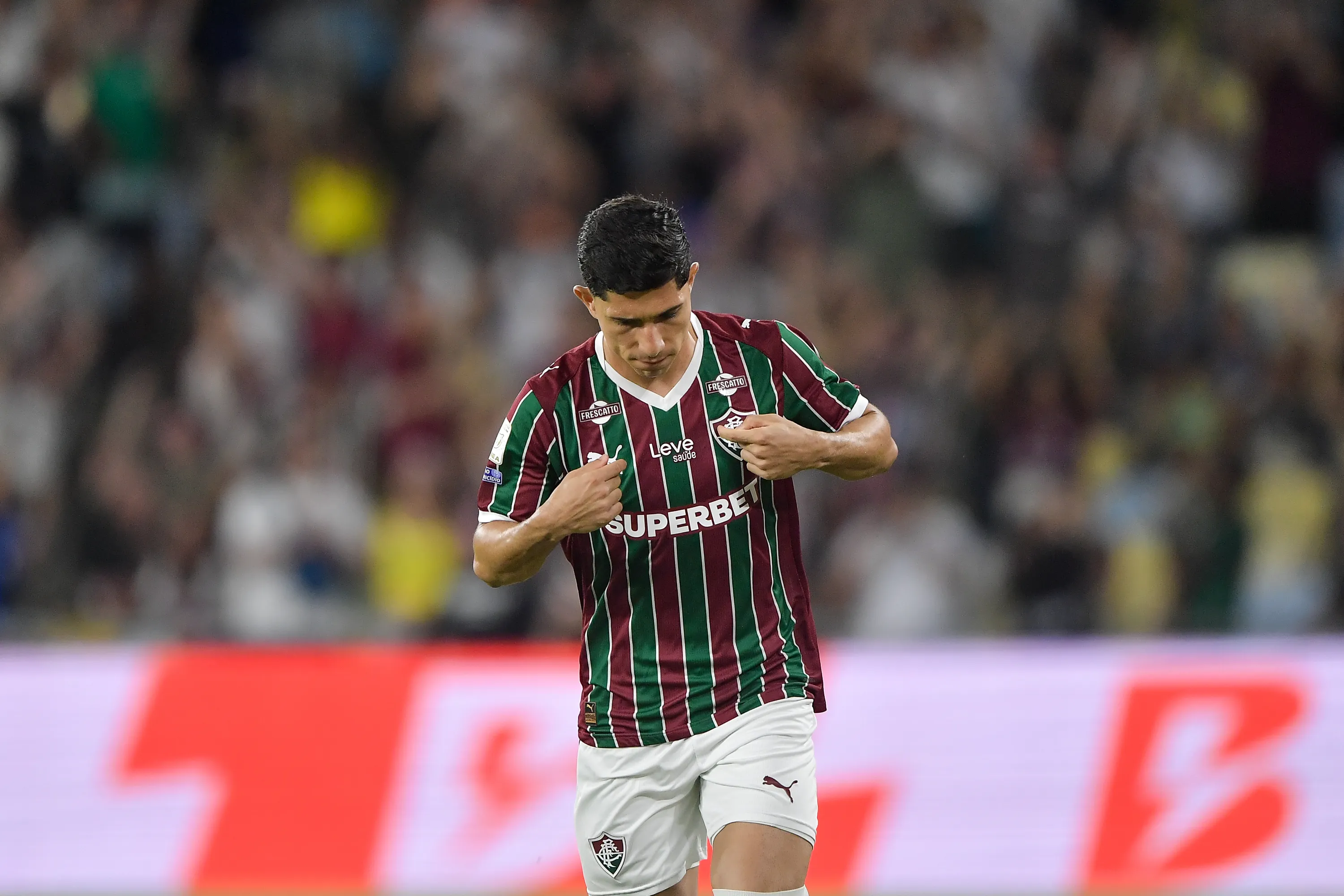 Savarino jogador do Fluminense durante partida contra o Chapecoense no estadio Maracana pelo campeonato Brasileiro A 2026. Foto: Thiago Ribeiro/AGIF