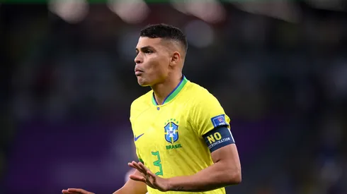 Thiago Silva, do Brasil, reage durante a partida das quartas de final da Copa do Mundo FIFA Qatar 2022 entre Croácia e Brasil, no Estádio Cidade da Educação, em 9 de dezembro de 2022, em Al Rayyan, Qatar. (Foto de Laurence Griffiths/Getty Images)