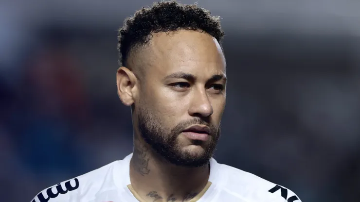 Neymar durante confronto contra o Atlético-MG no Campeonato Brasileiro de 2026.