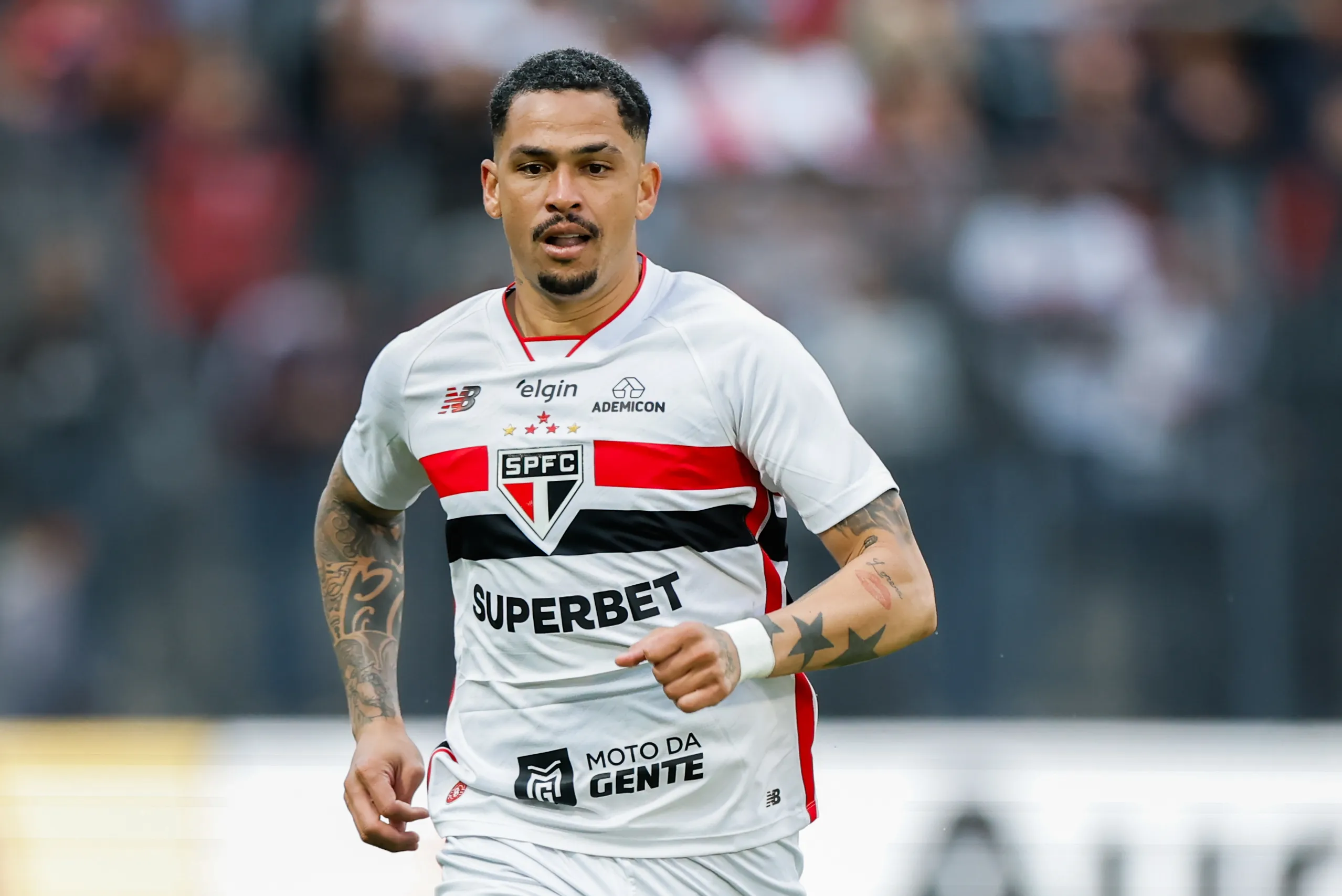 Luciano atuando no São Paulo – Foto: Marcello Zambrana/AGIF