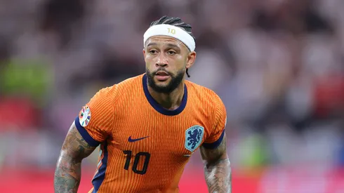 Depay pode ficar de fora da Copa do Mundo.