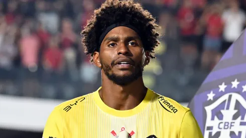 Hugo Souza durante confronto contra o Vitória no Brasileirão de 2026.
